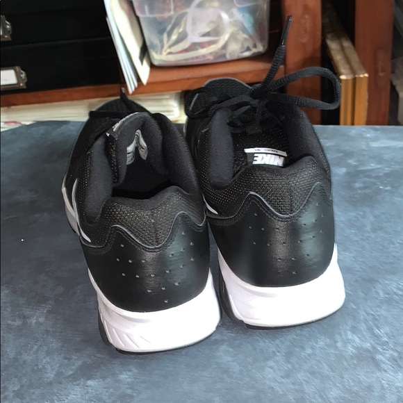 Nike shoes - Picture 3 of 5